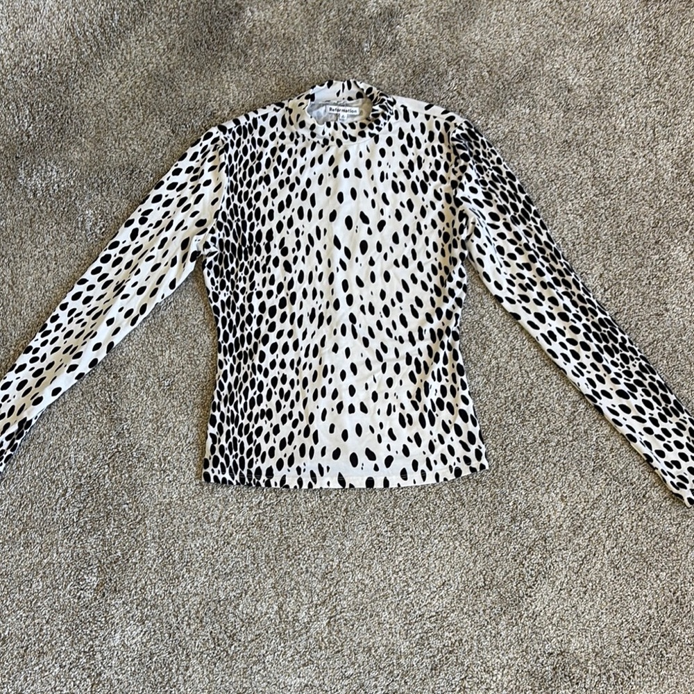 Reformation Bailey cheetah mock neck shirt. Small. EUC!